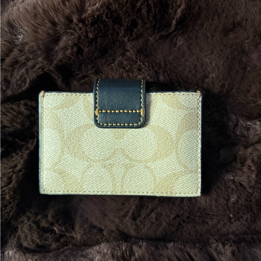 Coach Wallet ! - Picture 3 of 4